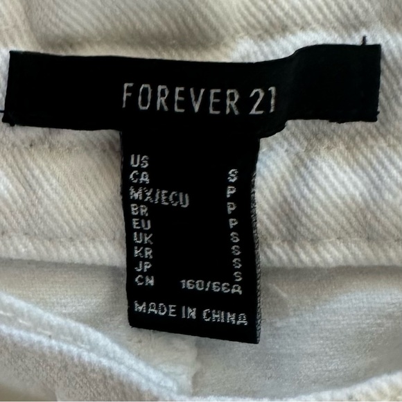 Forever 21 White denim paperbag Jean shorts, Small - Picture 4 of 6